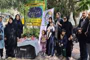کاشت نهال کودکان همراه والدین در هفته ملی جمعیت در مرکز بهداشت جنوب تهران